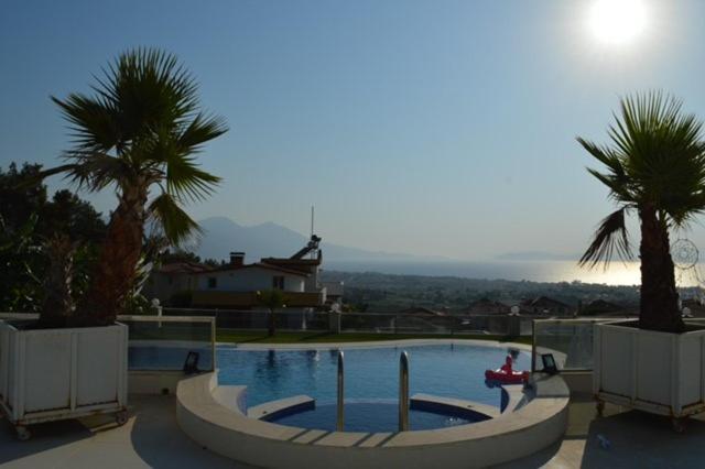 Yalcin * Kusadası